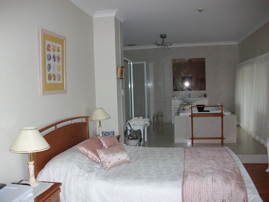 Stella'S Dromana Hotel Room photo