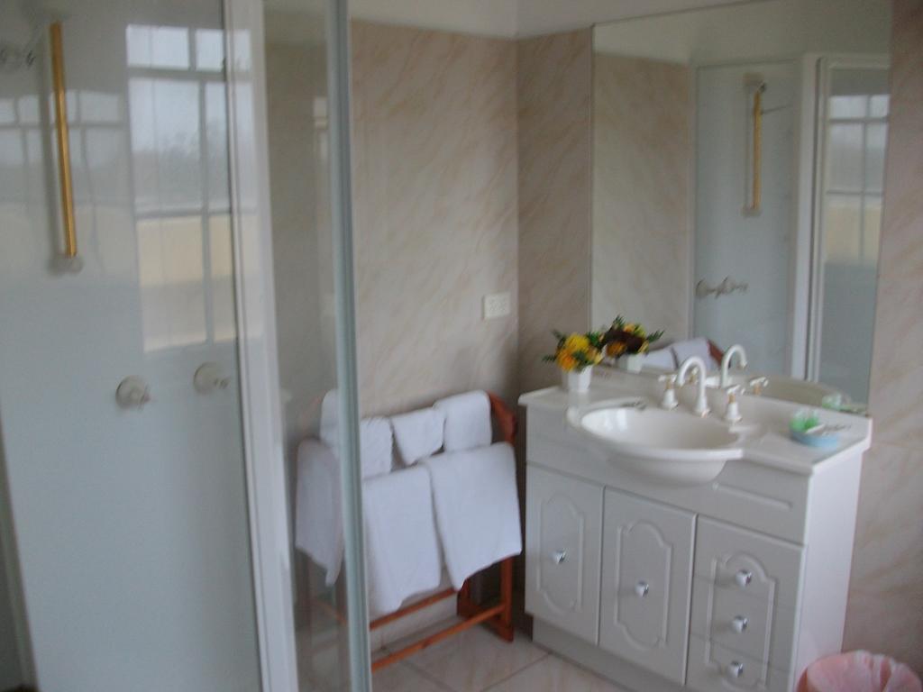 Stella'S Dromana Hotel Room photo